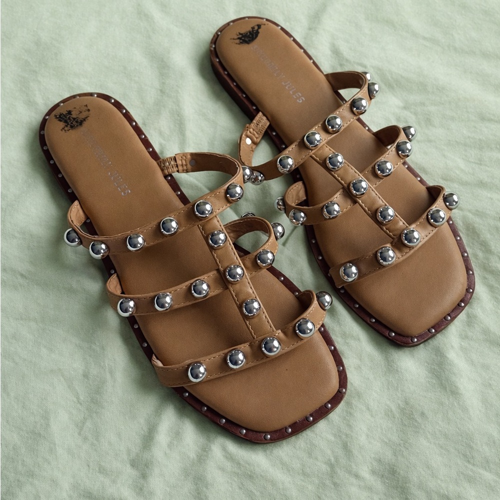 Sincerely Jules Tan open toe sandals with silver rounded studs size 9